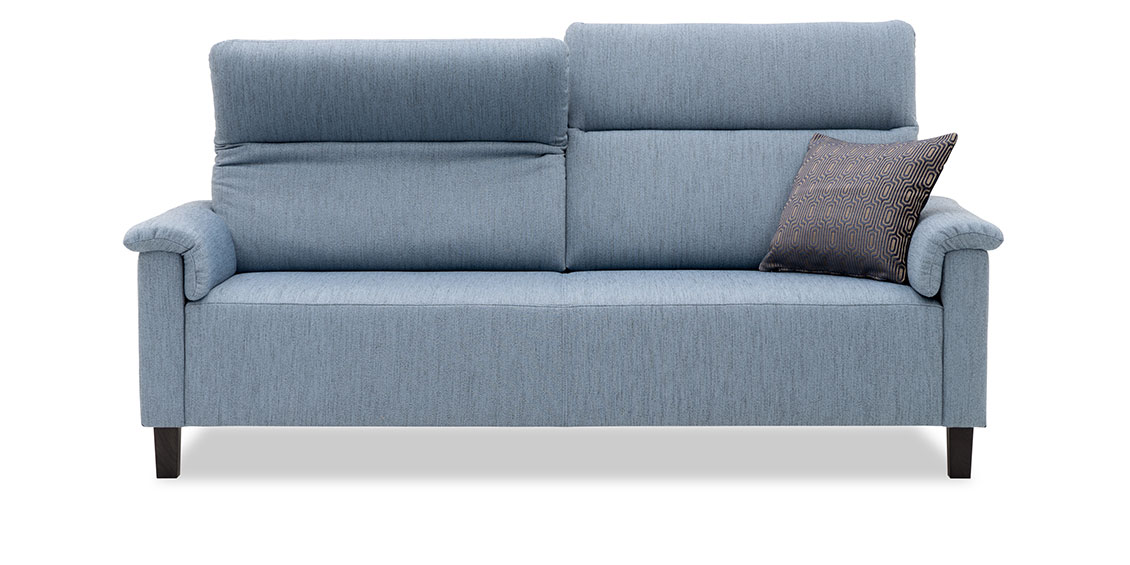 BATIDA - 2,5 Platz Sofa im Stoff HF Oliviera denim mit Dekokissen