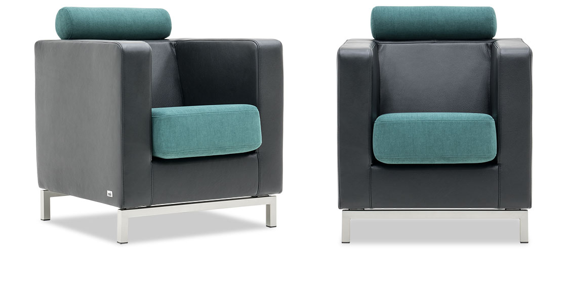 CARO - Sessel in Leder Ibiza schwarz Kopfrolle und Sitz in Stoff Sonnhaus Villena achat blau