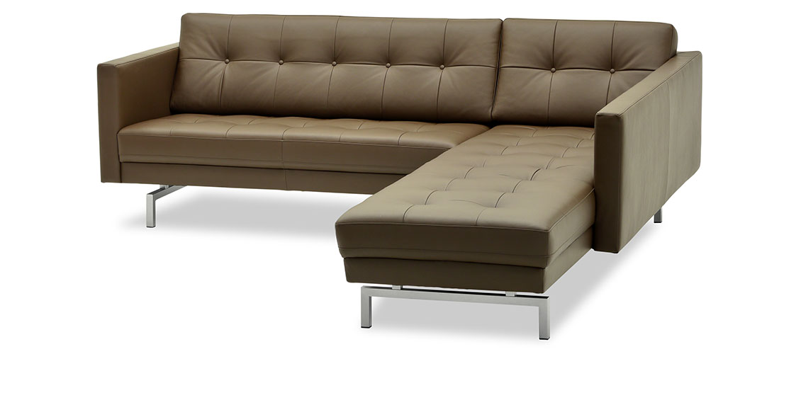 CHESTER - 2,5 Platz Korpus mit Longchair in Leder braun