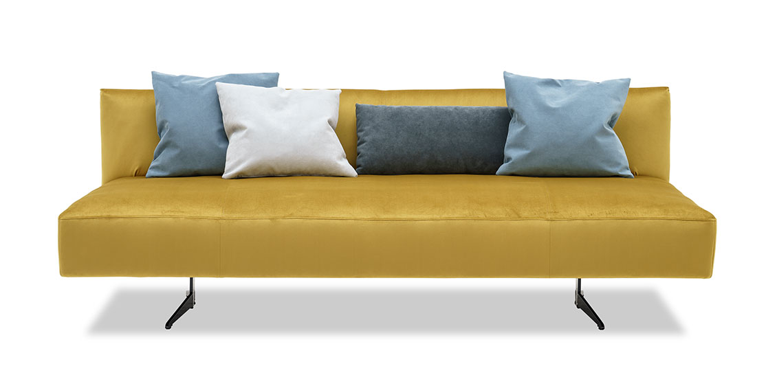 EASY - Liegesofa mit Steckrücken im samtigen Stoff gelb