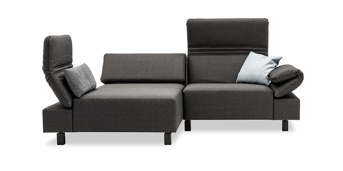 FUGO - 1 Platz Korpus mit Longchair mit Futura Rücken im grauen Stoff mit Dekokissen