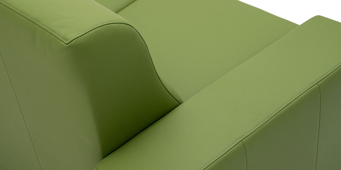 LIBERTY-OHIO - Detailbild vom Rücken und Armlehne in leder Toledo apple green