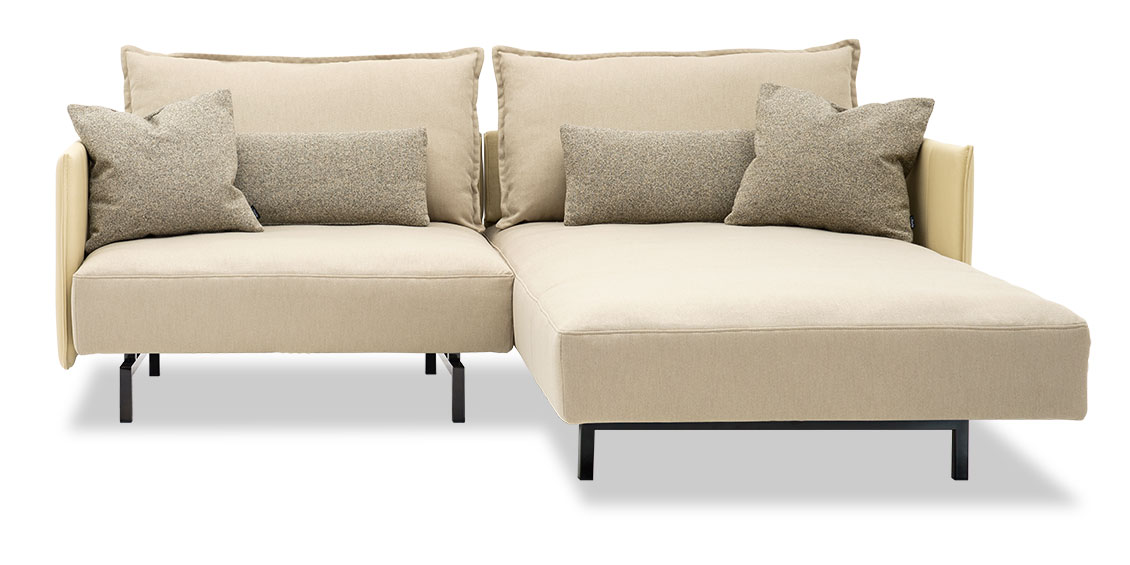 OCEAN - 1 Platz Sofa mit Longchair Korpus in Stoff Convoy beige meliert Armlehne in Leder Ibiza creme