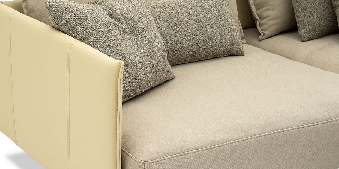 OCEAN - Detailbild schmale Armlehne in leder Ibiza creme