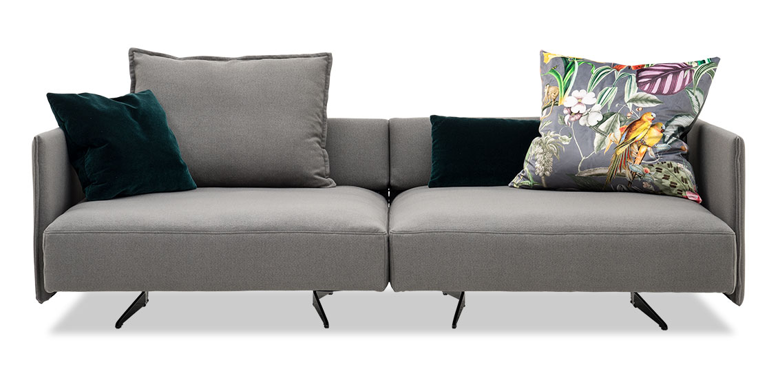 OCEAN - modulares Sofa in Stoff Seattle Elephant grau mit Dekokissen