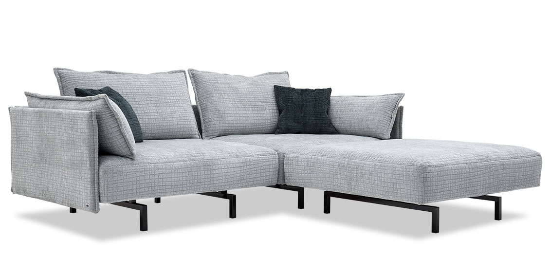 OCEAN - Sofa mit Hocker in Chenille Stoff Fine Olmo hellgrau mit Ripsstruktur