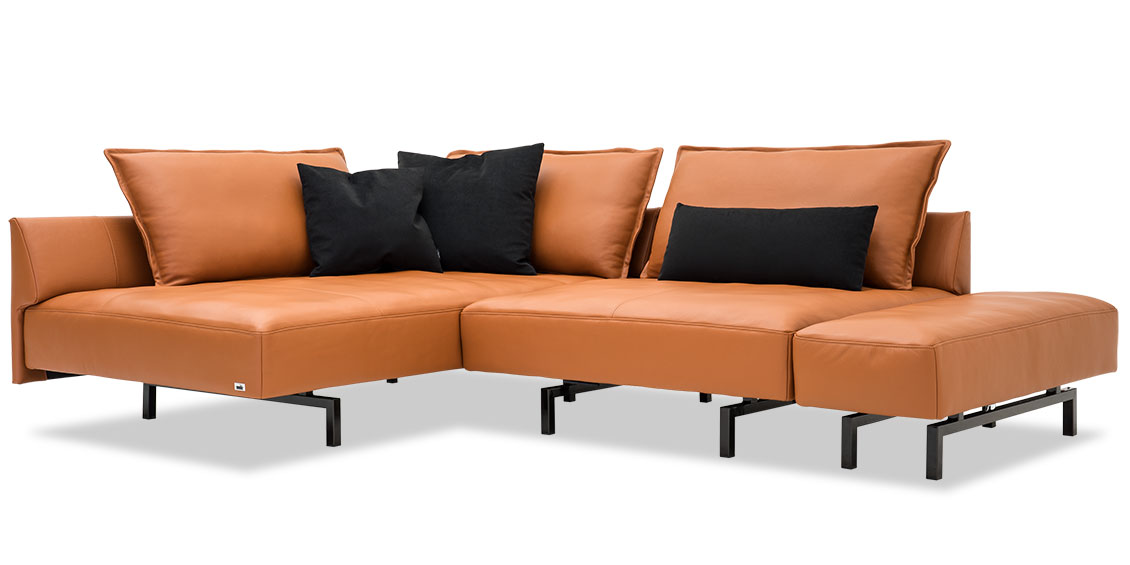 OCEAN - Ecksofa mit Hocker und losen Rückenkissen in Leder Rustik mandel