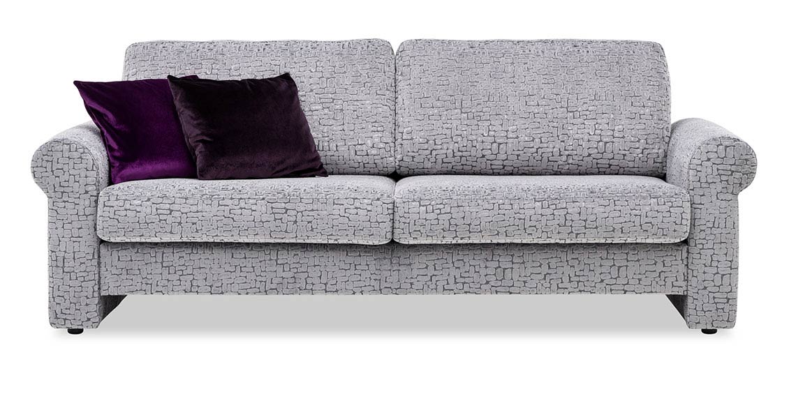 ORA - 2,5 Platz Sofa in Stoff Clarke & Clarke mit Kissen