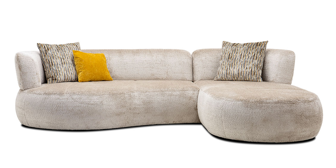 PALAZZO II - Sofa + Longchair in Stoff Carlucci Tenderness creme mit Zierkissen