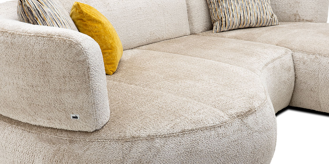 PALAZZO II - Detailbild Sofa der geschwungenen, runden und großügigen Sitzfläche