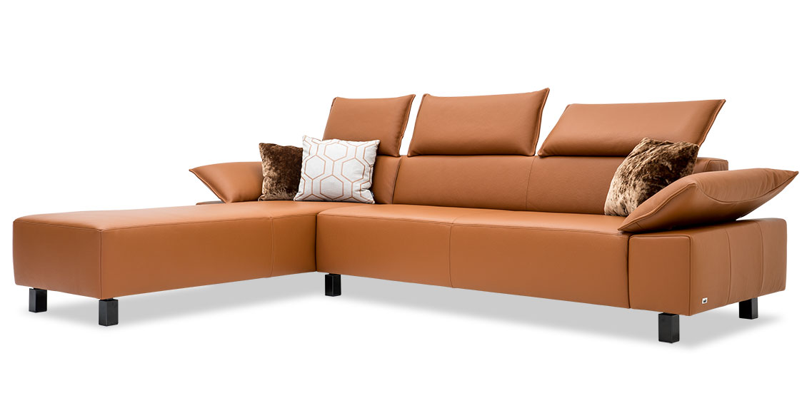 QUANTUM - 2,5 Platz Sofa mit Longchair in Leder Dolomiti cognac