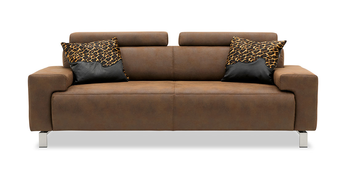 SIGNUM - 2,5 Platz Sofa im Stoff Sonnhaus Dallas mocca - Vintage Style