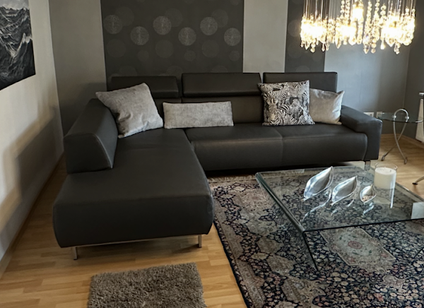 Sofa Signum als Ecklösung in schwarzen Leder