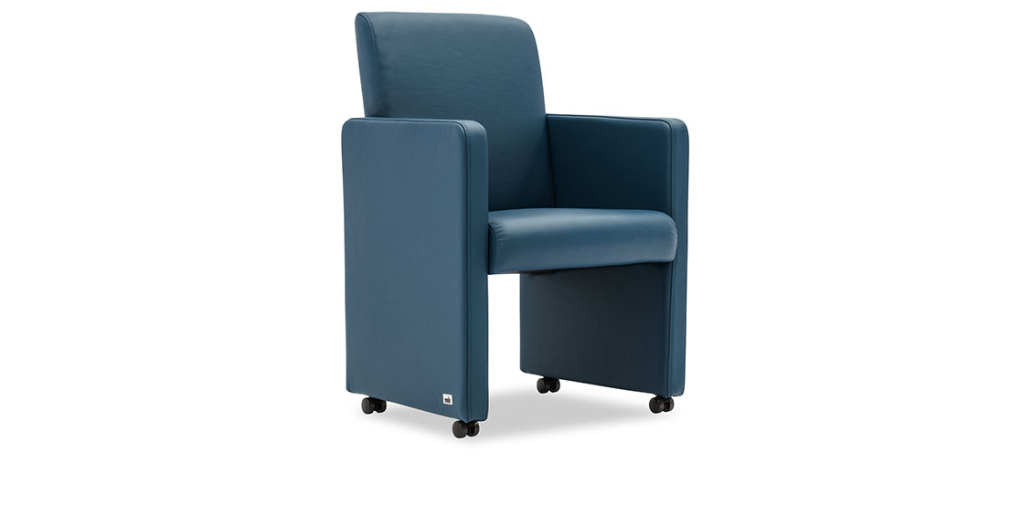 SOLO - Sessel mit Rollen in Leder Prescott blau