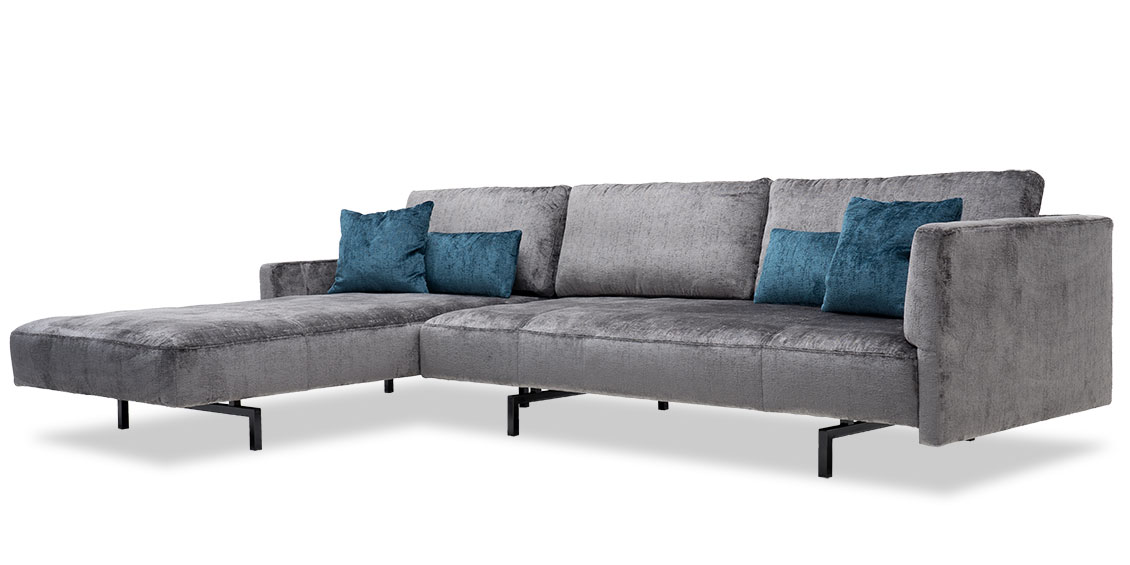 WAVE - 3 Platz Sofa mit Longchair in Stoff Siatex Levante dunkelgrau mit passenden Kissen