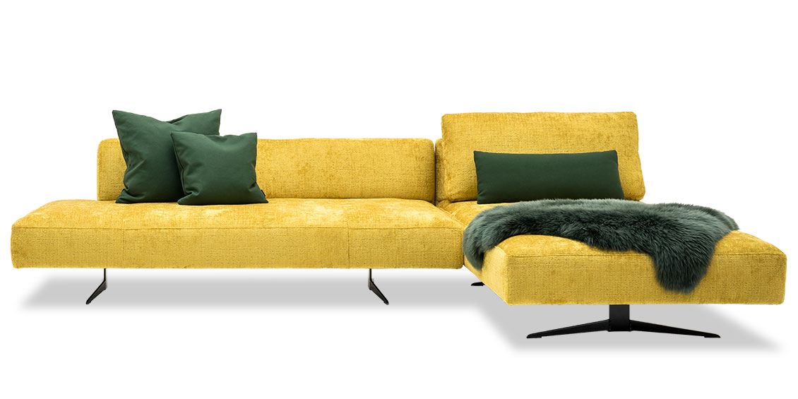 WAVE - 2,5 Platz Sofa mit Longchair in Stoff JAB Balou gelb