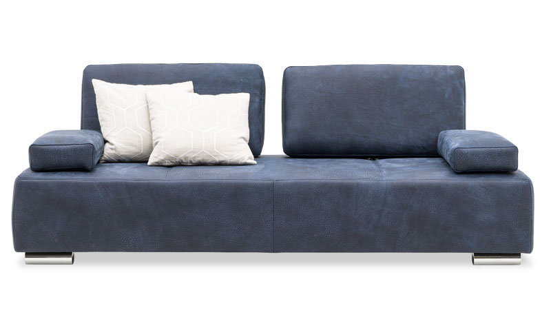 Sofa Astor in dunkelblauem Leder Pamplona mit zwei Zierkissen