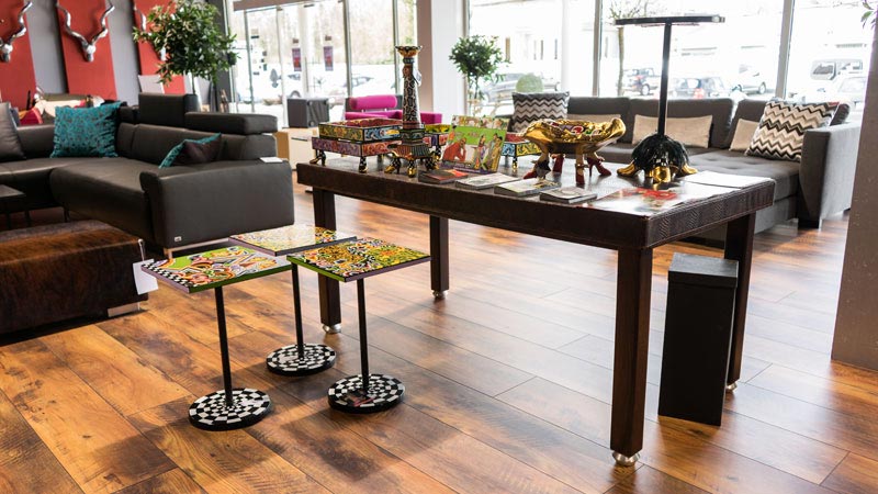 Kollektion von Toms Drag im Showroom in Rehlingen