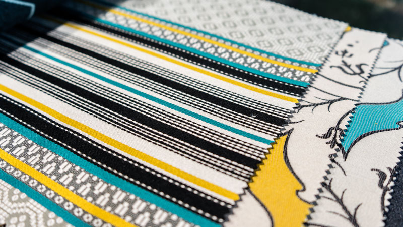 Detail der Stoffkollektion von Clarke & Clarke Aqua Gold