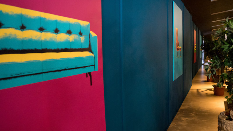 Wand in Austellung Rehlingen frisch gestrichen in Petrol