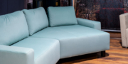 Detailbild vom asymmetrischen Design, Trapezform von Sofa Delta