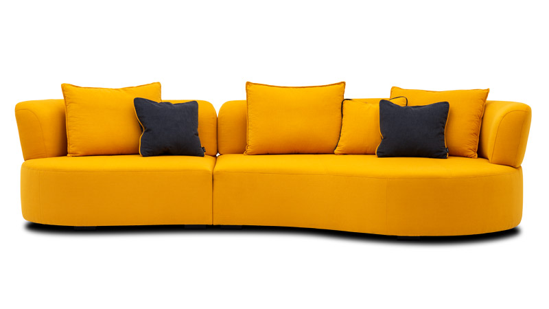 unser fertiges Modell Sofa Palazzo im Stoff Malou Sonnengelb