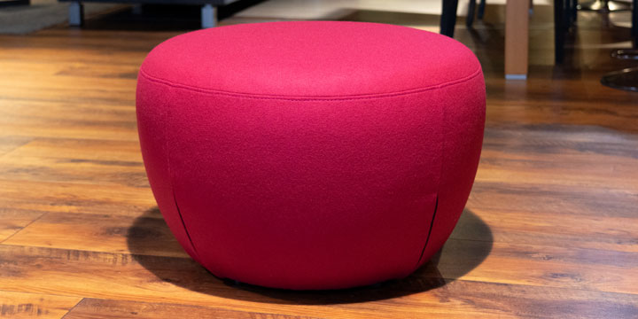 Marley - Hocker ca. Ø 70 x H 45 cm Wollstoff Magenta