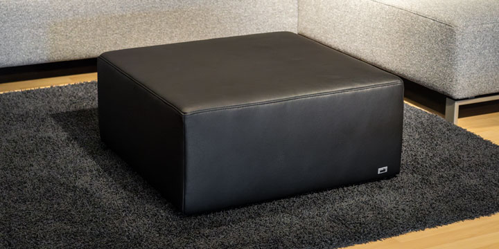 Sit Up - Hocker / Beistelltisch ca. B 80 x H 39 x T 80 cm in Kunstleder schwarz