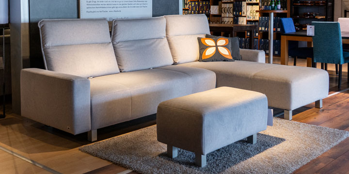 Beluga - 2,5 Platz Sofa + Longchair + Hocker Stoff Fellow Sari