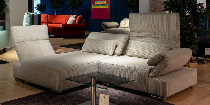 Futura / Fugo - Longchair + 1 Platz Sofa ca. 258 x 165 im Cord Stoff Line Up
