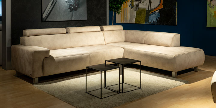 Signum - 2,5 Platz Sofa + Anbausofa, ca. 298 x 218 cm, bezogen im Stoff Heco Leather Like 2 beige melliert